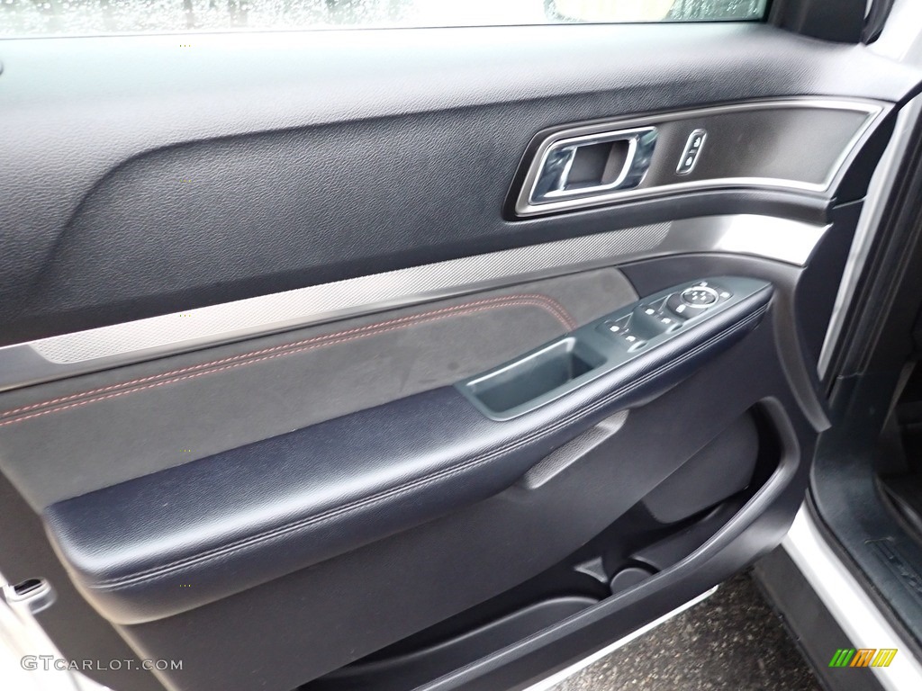 2018 Ford Explorer XLT 4WD Ebony Black Door Panel Photo #142430047