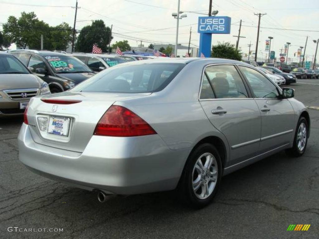 2006 Accord SE Sedan - Alabaster Silver Metallic / Black photo #4