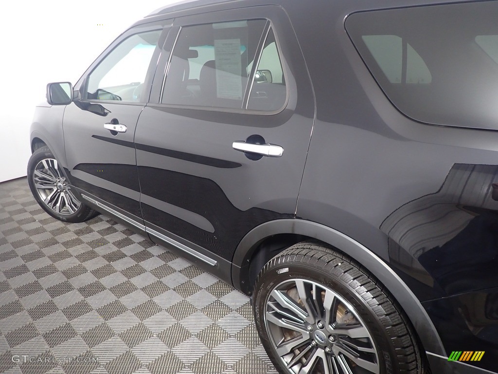 2017 Explorer Platinum 4WD - Shadow Black / Ebony Black photo #21