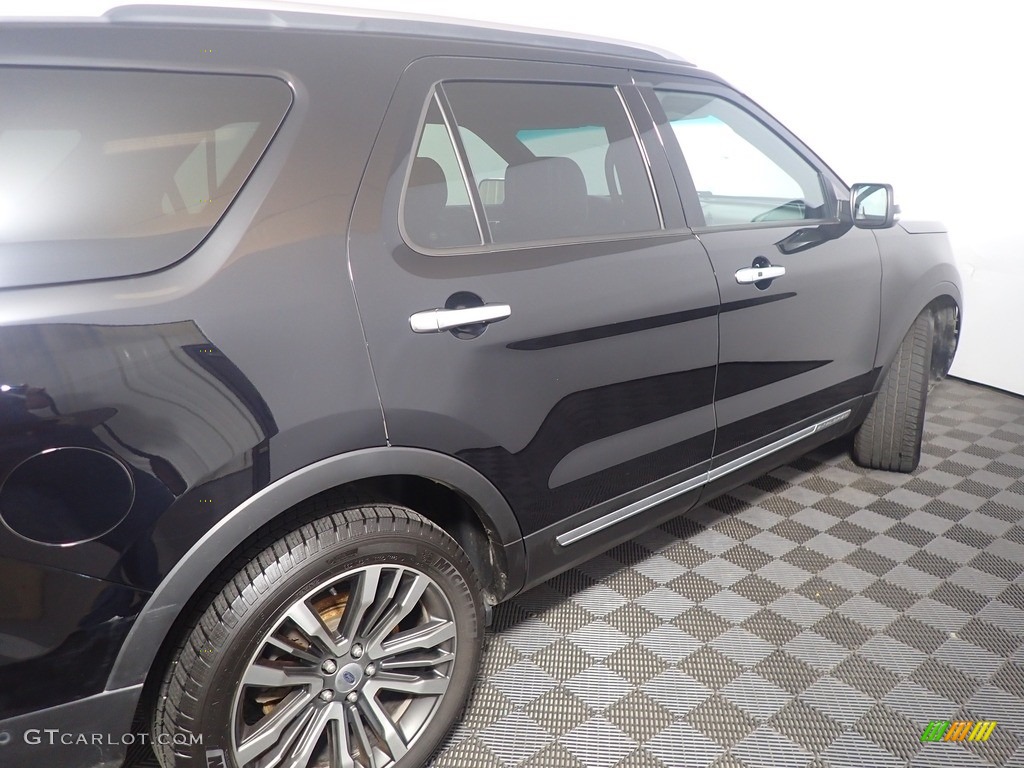 2017 Explorer Platinum 4WD - Shadow Black / Ebony Black photo #22
