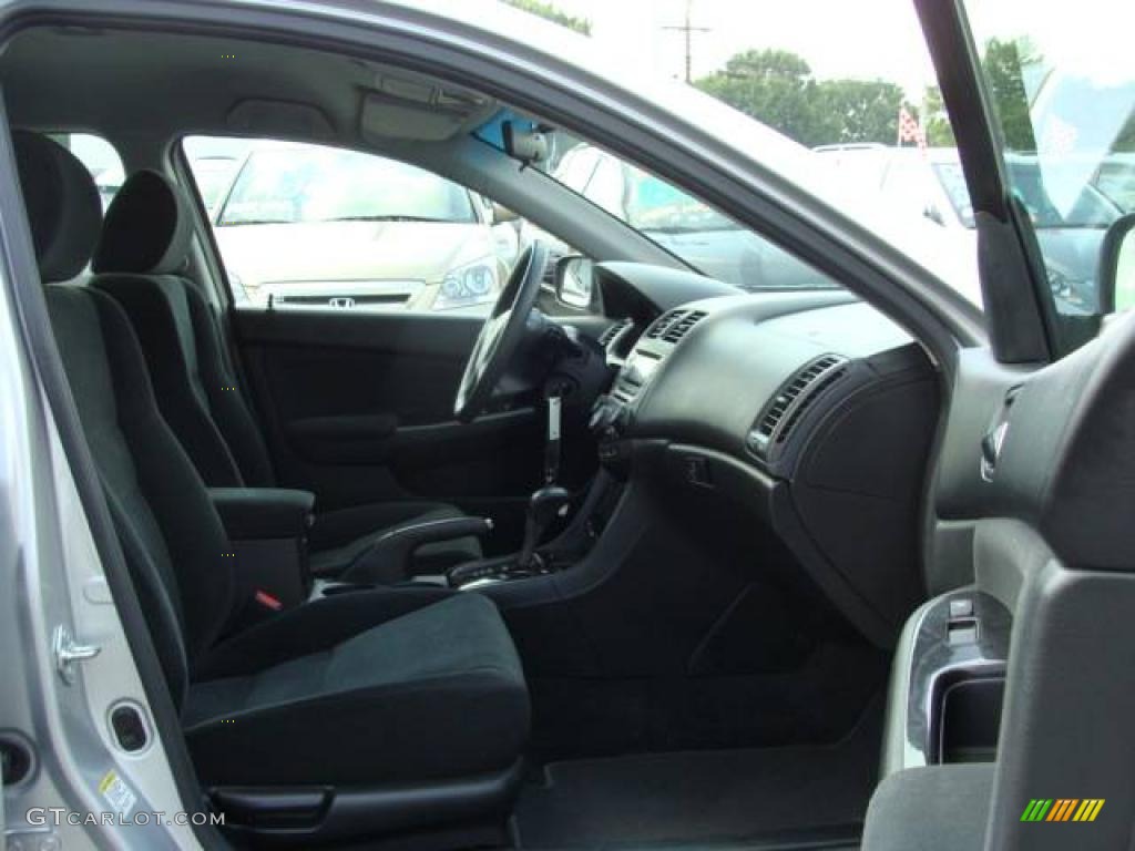2006 Accord SE Sedan - Alabaster Silver Metallic / Black photo #8