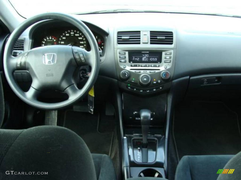 2006 Accord SE Sedan - Alabaster Silver Metallic / Black photo #9