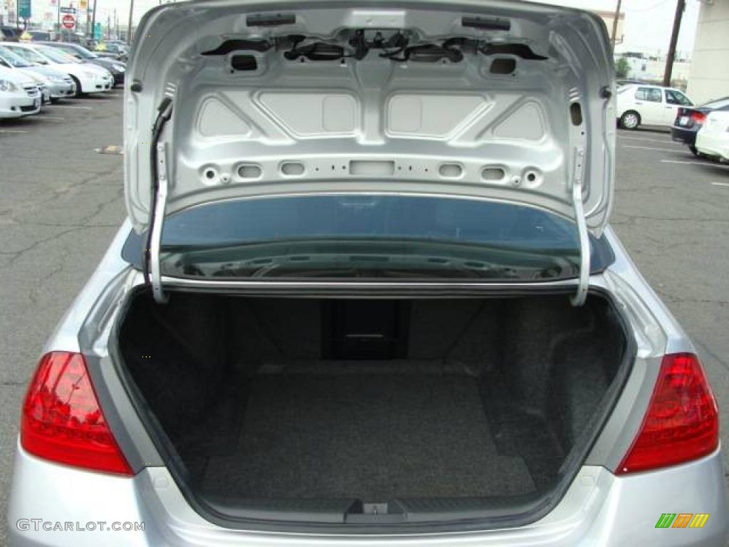 2006 Accord SE Sedan - Alabaster Silver Metallic / Black photo #13