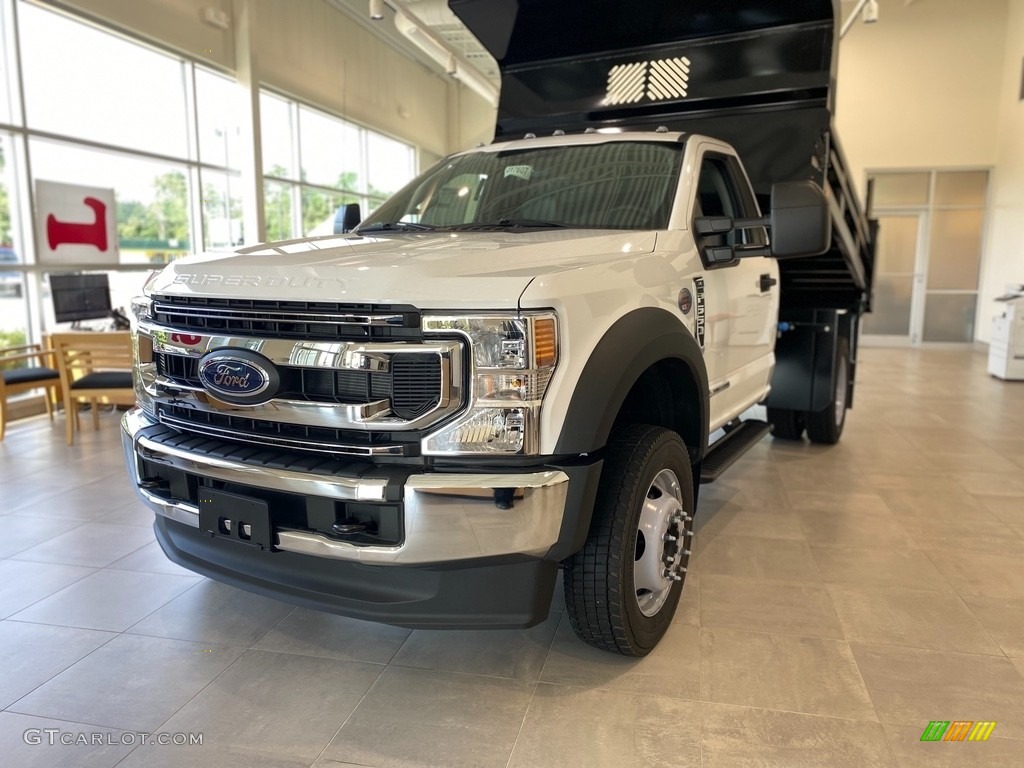 2021 F550 Super Duty XL Regular Cab 4x4 Chassis Dump Truck - Oxford White / Medium Earth Gray photo #1