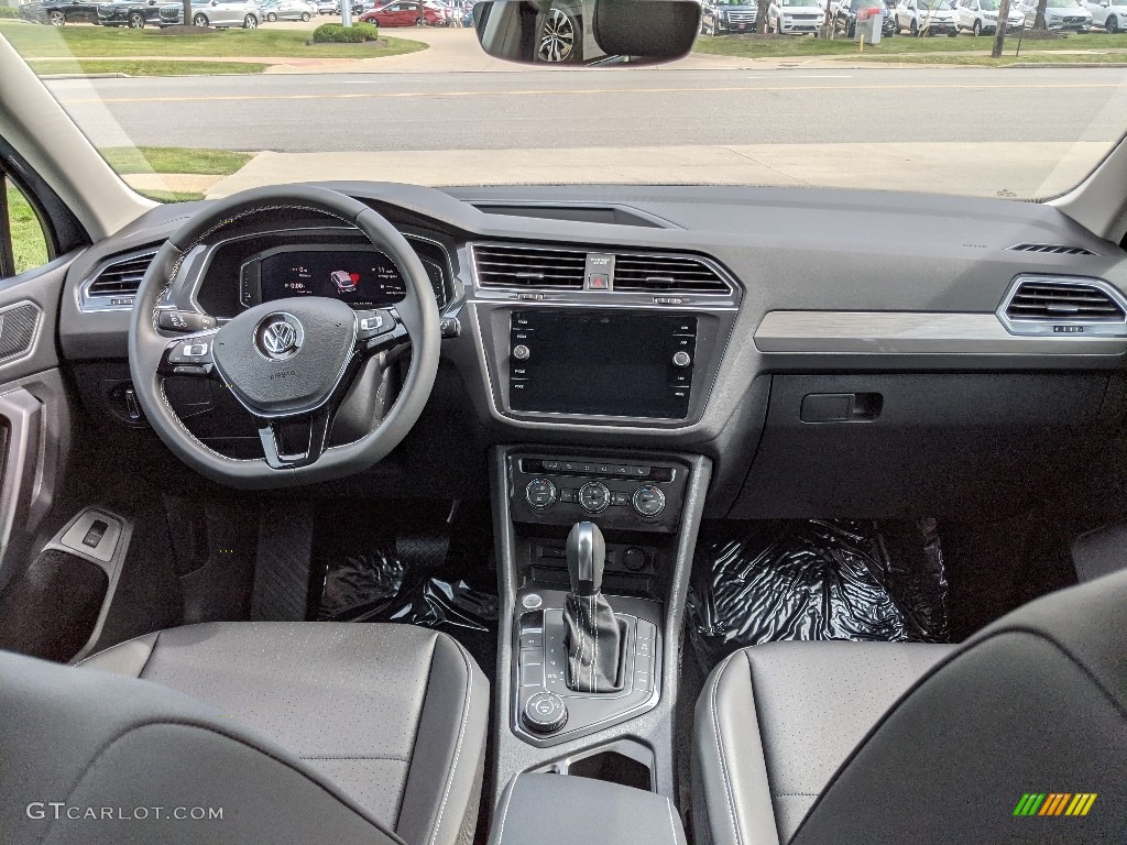2021 Volkswagen Tiguan SEL 4Motion Dashboard Photos