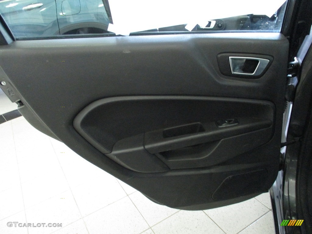 2016 Fiesta SE Sedan - Magnetic Metallic / Charcoal Black photo #22