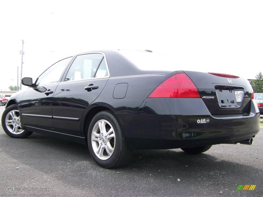 2006 Accord EX-L Sedan - Nighthawk Black Pearl / Ivory photo #4