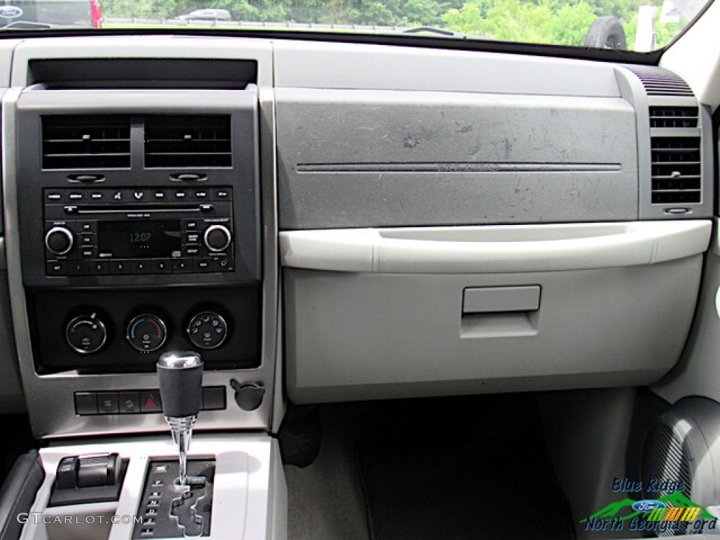 2008 Liberty Sport 4x4 - Bright Silver Metallic / Pastel Slate Gray photo #15