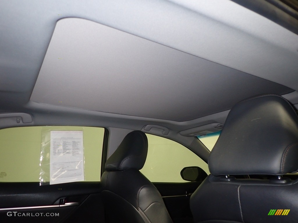 2018 Camry XLE - Brownstone / Black photo #2