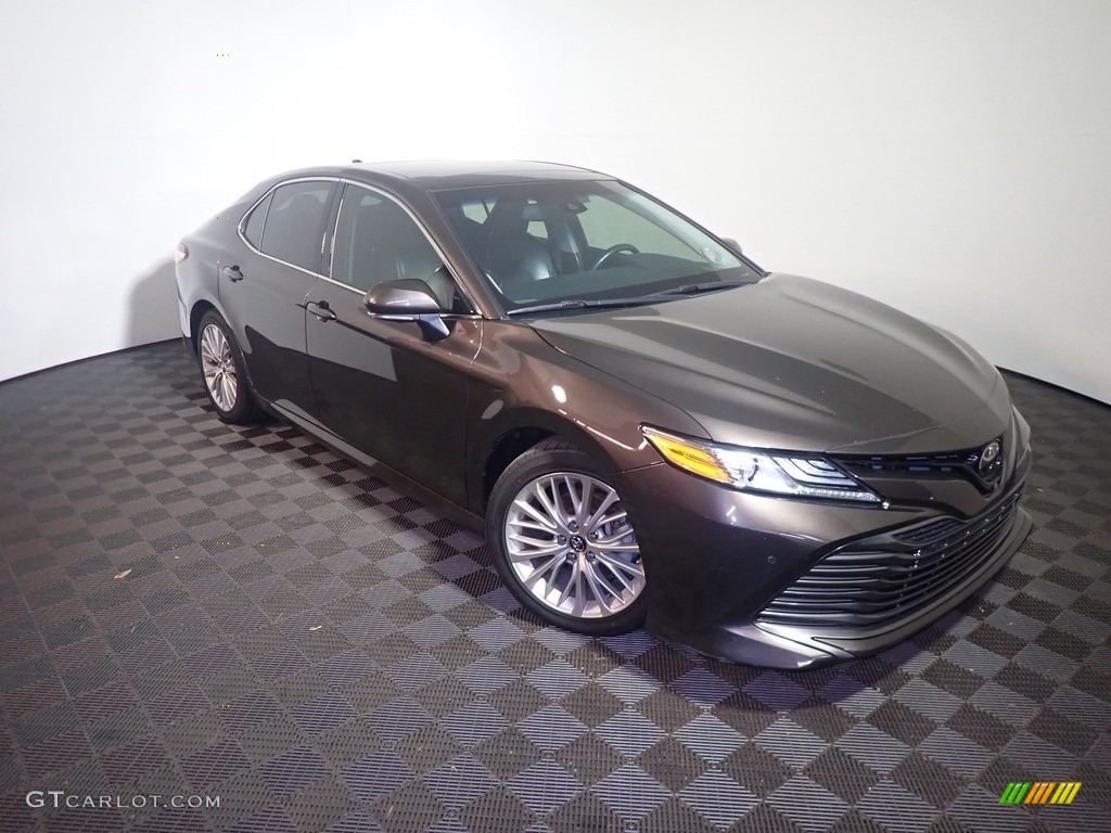 2018 Camry XLE - Brownstone / Black photo #5