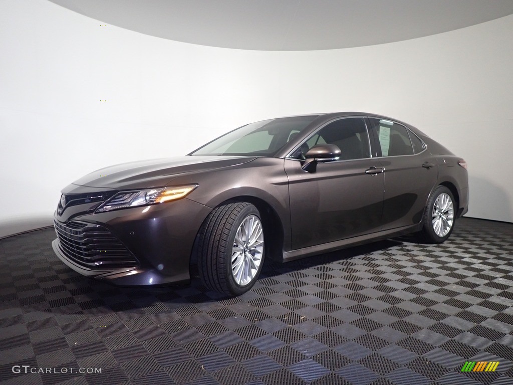 2018 Camry XLE - Brownstone / Black photo #10