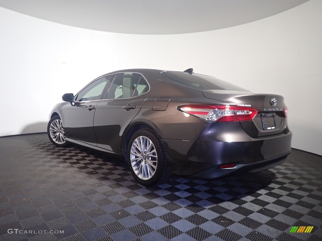 2018 Camry XLE - Brownstone / Black photo #13