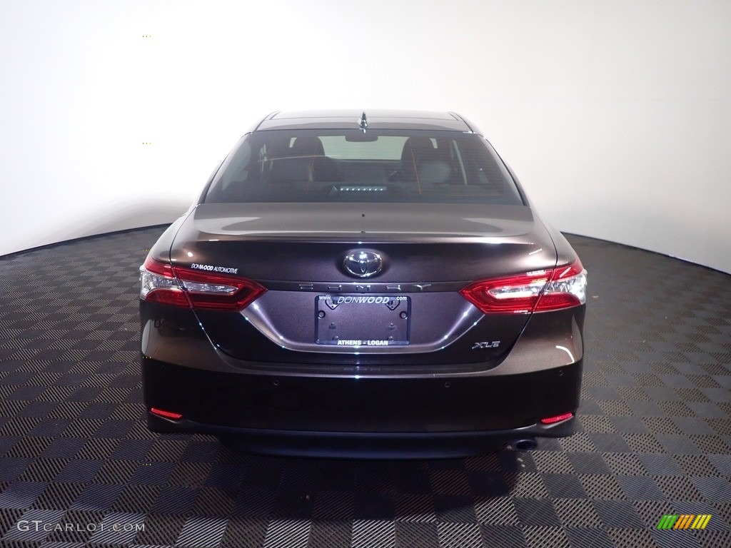 2018 Camry XLE - Brownstone / Black photo #15