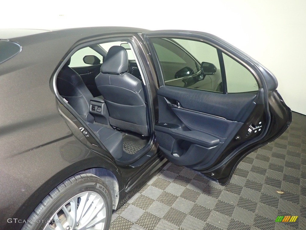 2018 Camry XLE - Brownstone / Black photo #38