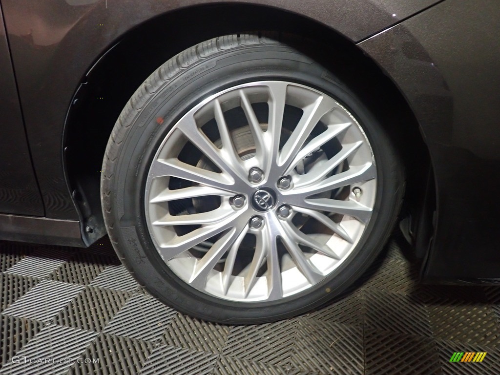 2018 Camry XLE - Brownstone / Black photo #43