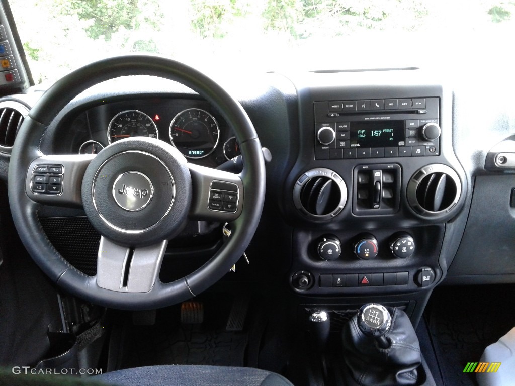 2016 Jeep Wrangler Unlimited Black Bear Edition 4x4 Dashboard Photos