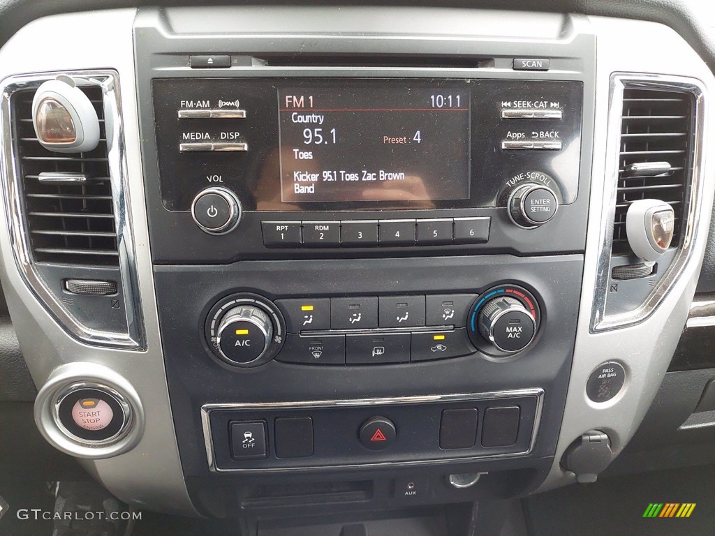 2017 Nissan Titan SV Crew Cab Controls Photo #142450491