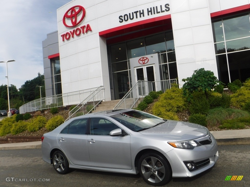2014 Camry SE V6 - Classic Silver Metallic / Black/Ash photo #2