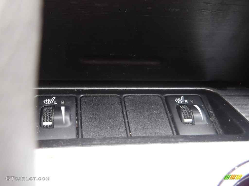 2014 Camry SE V6 - Classic Silver Metallic / Black/Ash photo #9