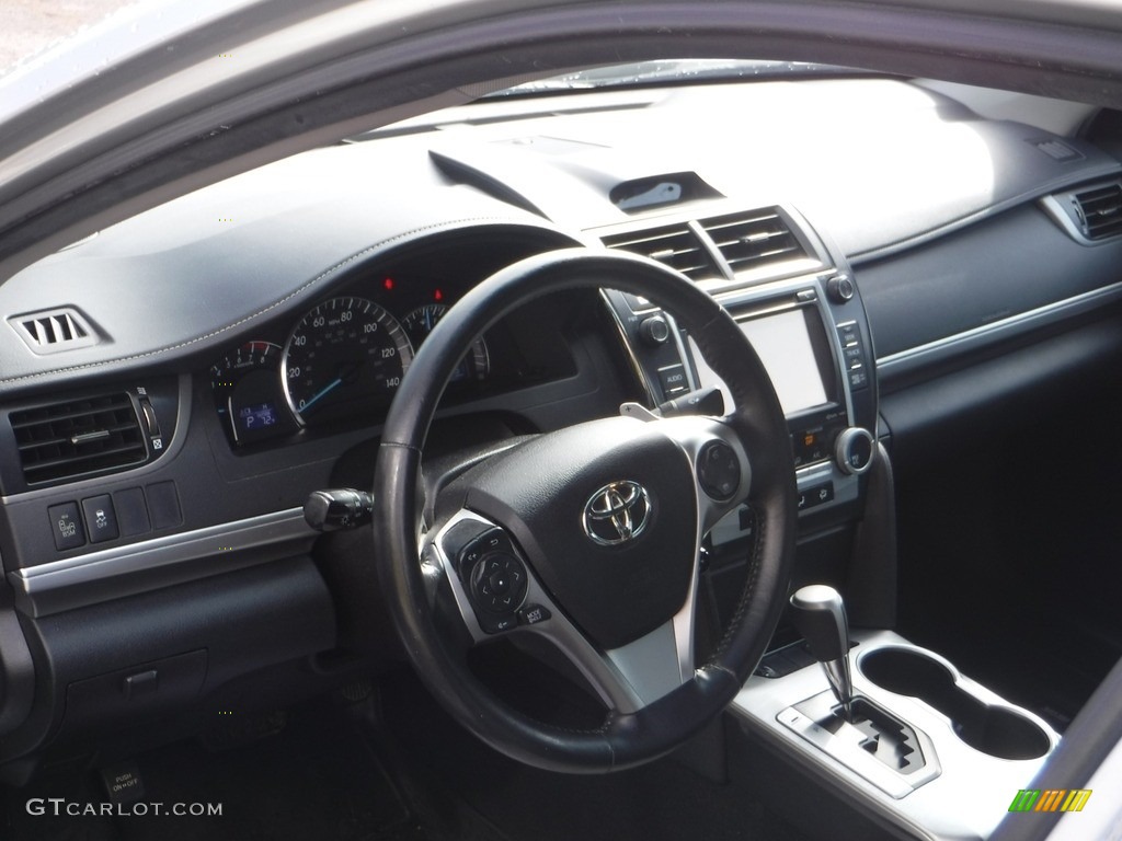 2014 Camry SE V6 - Classic Silver Metallic / Black/Ash photo #19