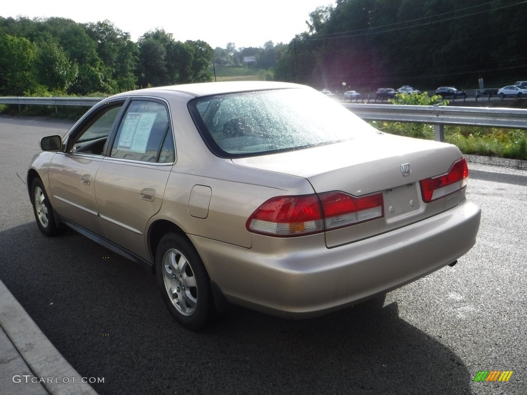 2002 Accord LX Sedan - Naples Gold Metallic / Ivory photo #10