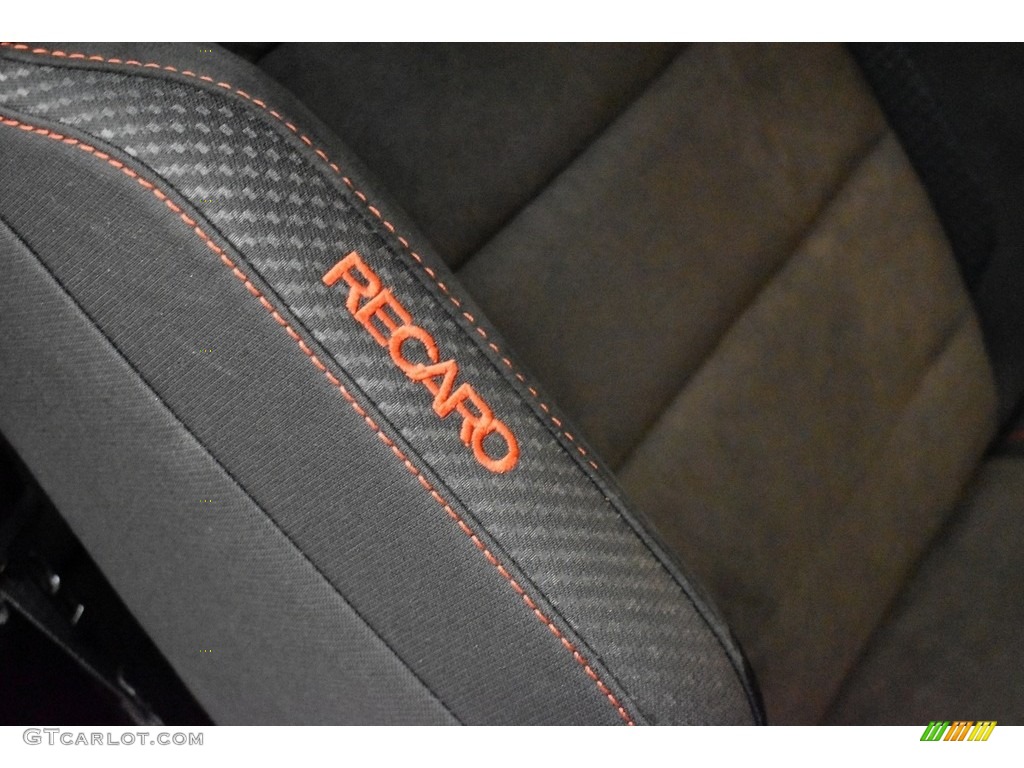 2017 Ford Mustang Shelby GT350R Marks and Logos Photo #142457702