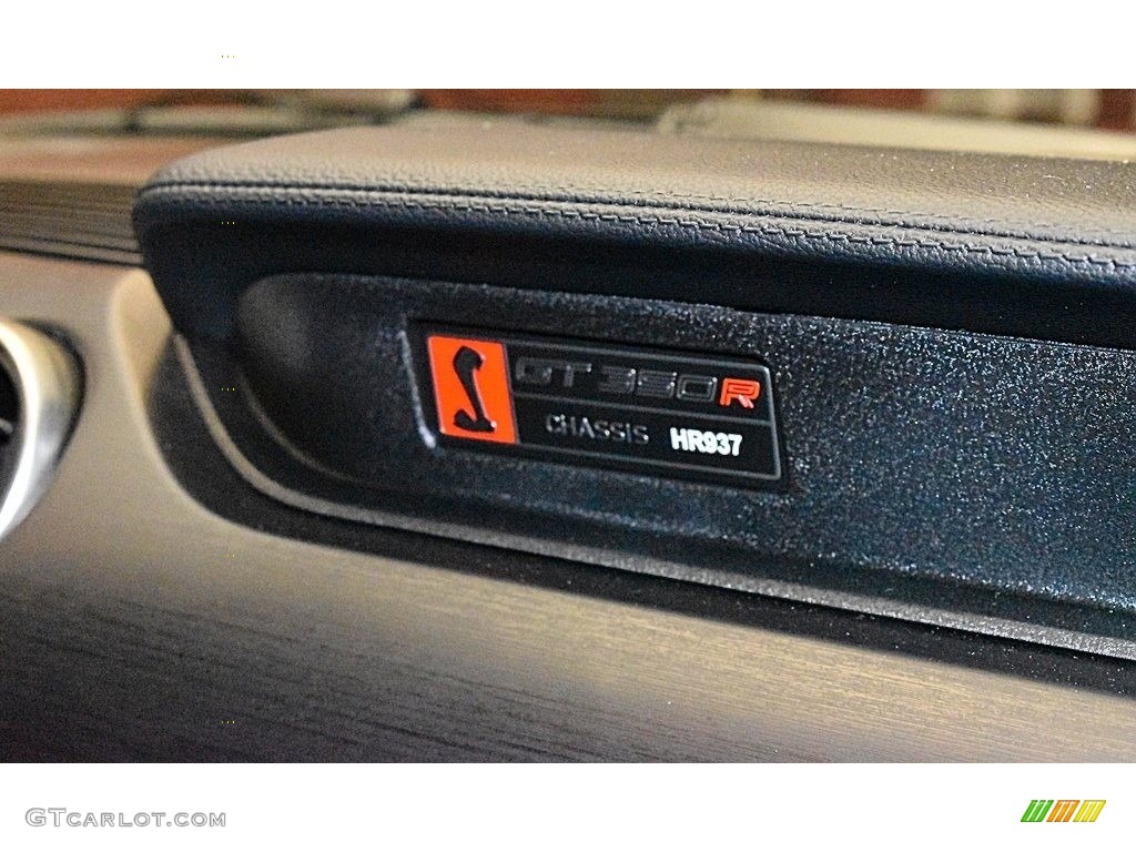 2017 Ford Mustang Shelby GT350R Marks and Logos Photo #142457774