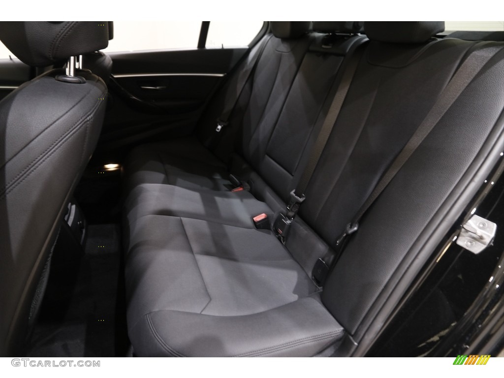 2018 3 Series 330i xDrive Sedan - Black Sapphire Metallic / Black photo #20