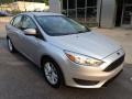 Ingot Silver - Focus SE Sedan Photo No. 9