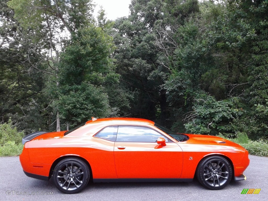 Go Mango 2021 Dodge Challenger R/T Scat Pack Exterior Photo #142465244