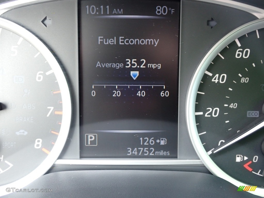 2017 Sentra SV - Aspen White / Charcoal photo #29