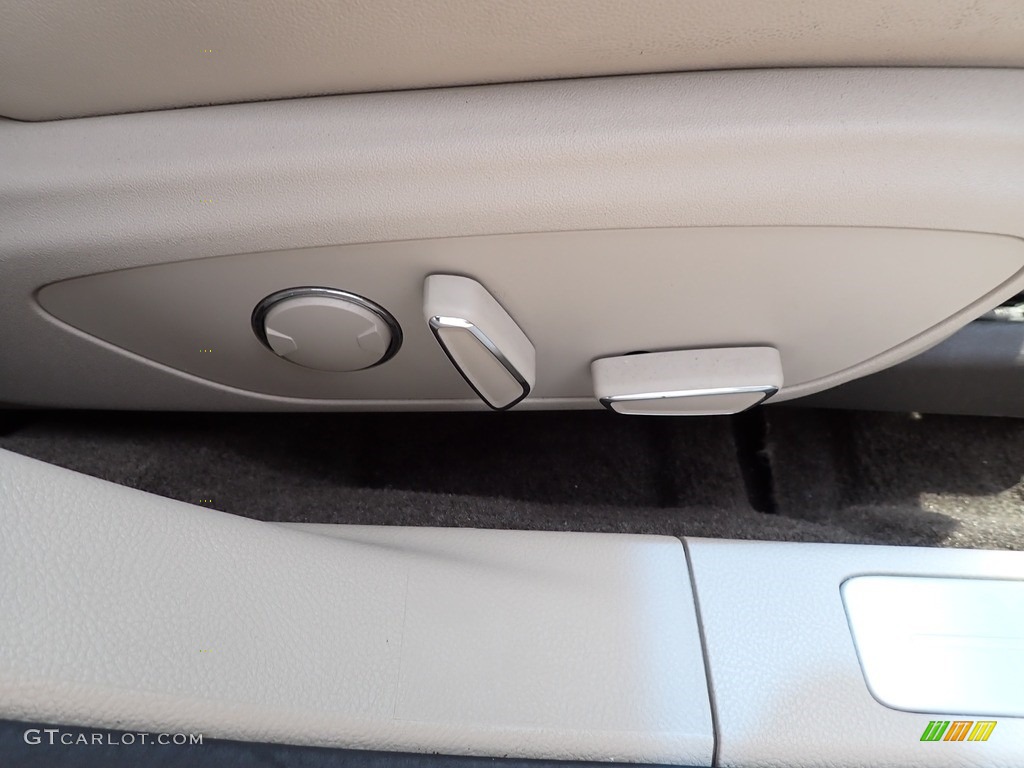 2016 Lincoln MKZ 2.0 AWD Front Seat Photo #142469015