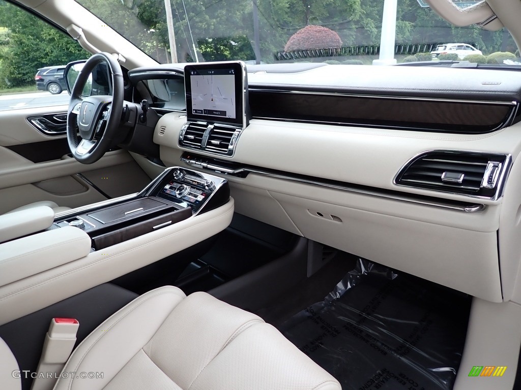 2019 Navigator Reserve 4x4 - Ceramic Pearl Metallic Tri-Coat / Cappuccino photo #12