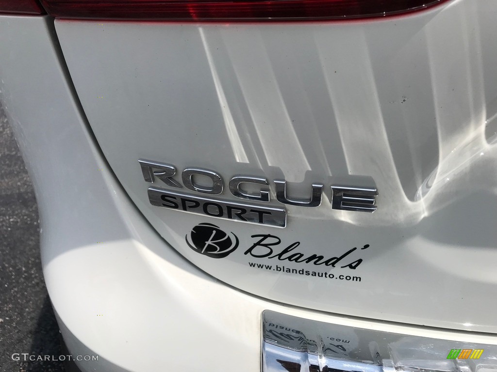 2019 Rogue Sport S - Glacier White / Charcoal photo #9