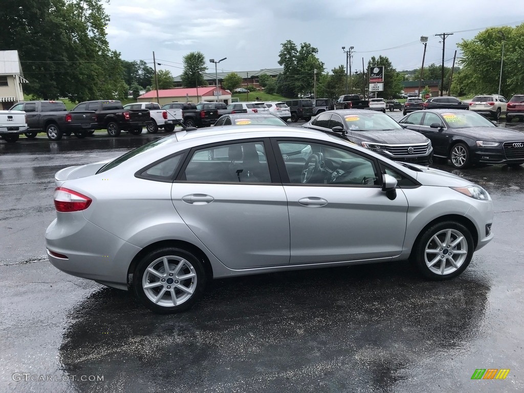 2019 Fiesta SE Sedan - Ingot Silver / Charcoal Black photo #5