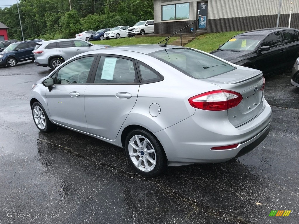 2019 Fiesta SE Sedan - Ingot Silver / Charcoal Black photo #9