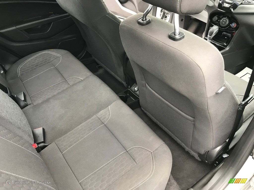 2019 Fiesta SE Sedan - Ingot Silver / Charcoal Black photo #35