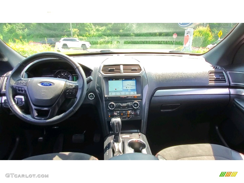 2018 Explorer XLT 4WD - Burgundy Velvet / Ebony Black photo #20