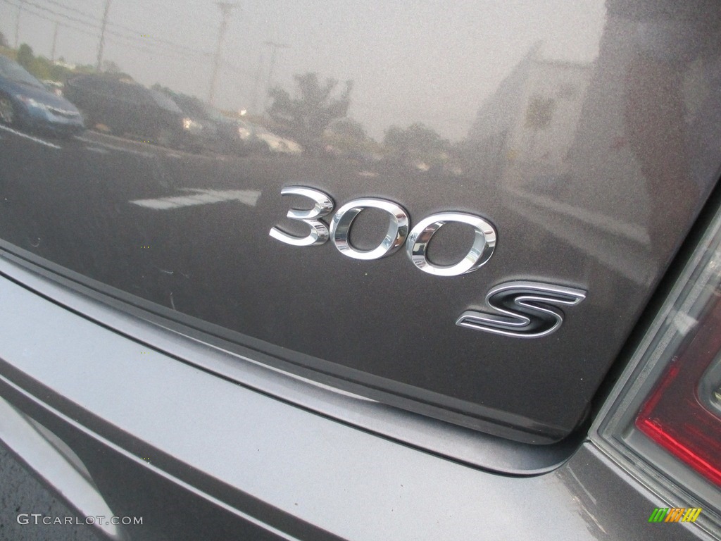 2014 Chrysler 300 S AWD Marks and Logos Photo #142485000