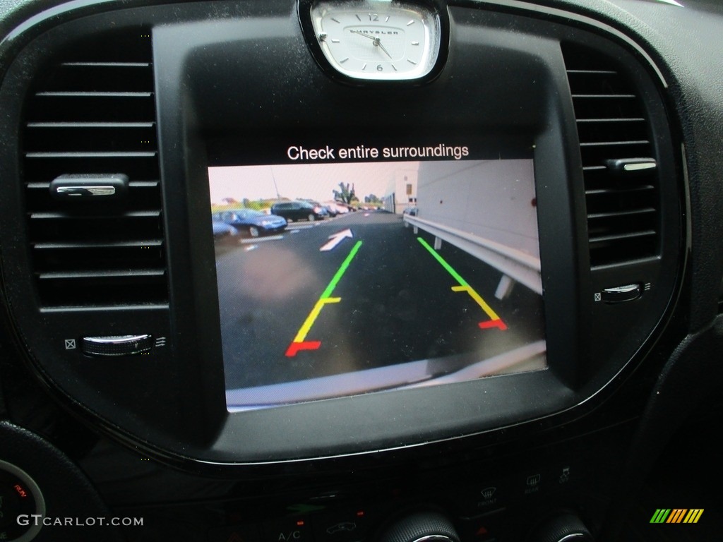 2014 Chrysler 300 S AWD Controls Photo #142485273