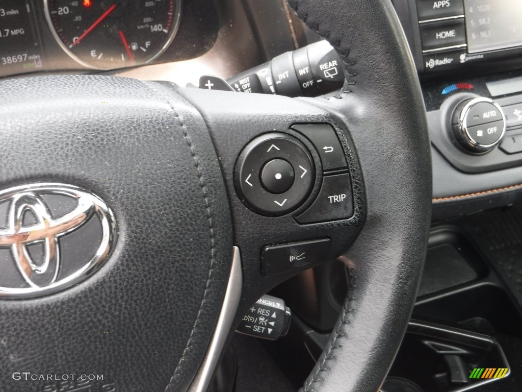 2018 RAV4 SE AWD - Super White / Black photo #8