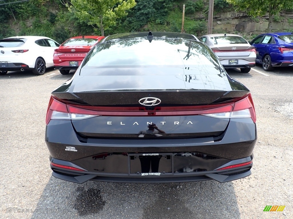 2021 Elantra SEL - Phantom Black / Black photo #8