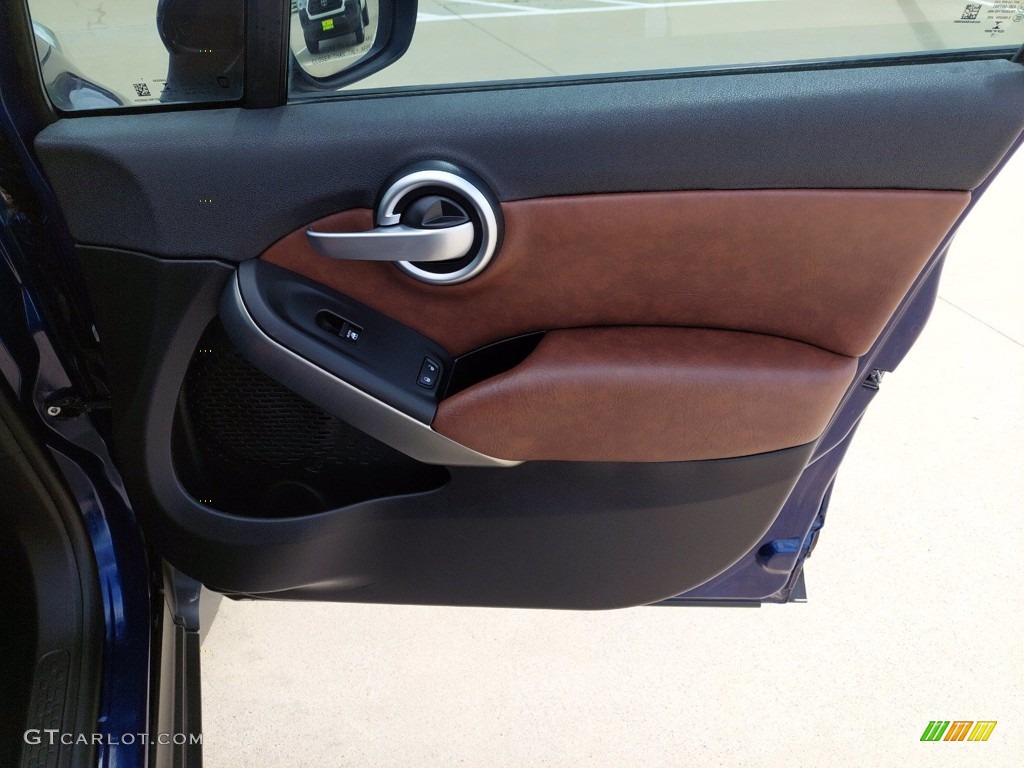 2016 Fiat 500X Lounge Door Panel Photos