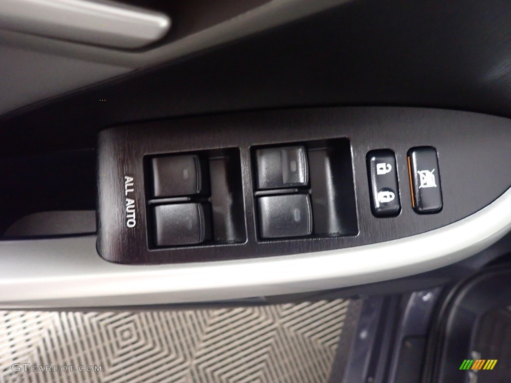 2014 Prius Four Hybrid - Winter Gray Metallic / Misty Gray photo #23