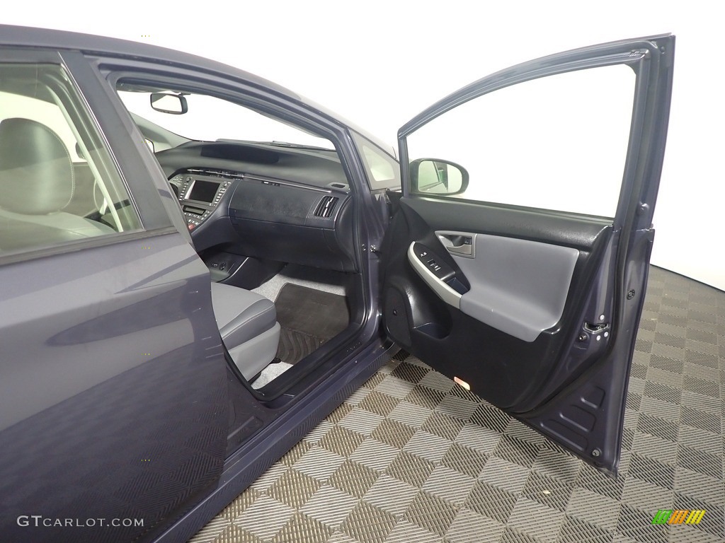 2014 Prius Four Hybrid - Winter Gray Metallic / Misty Gray photo #40