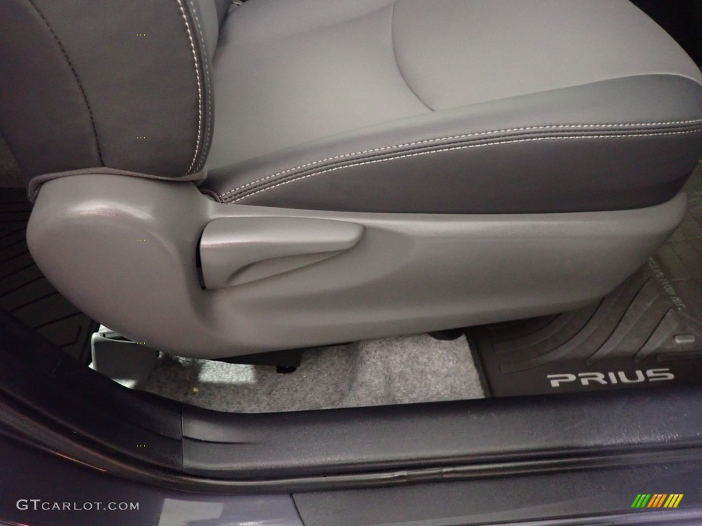2014 Prius Four Hybrid - Winter Gray Metallic / Misty Gray photo #42