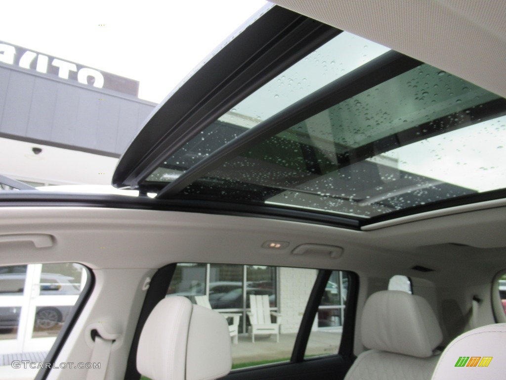 2021 BMW X7 xDrive40i Sunroof Photos