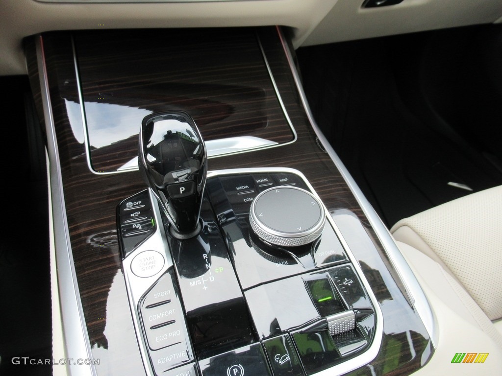 2021 BMW X7 xDrive40i Transmission Photos