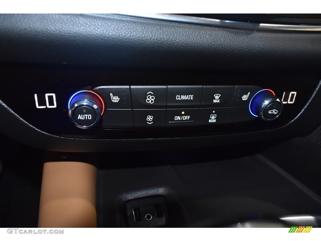 2018 Buick Enclave Essence Controls Photo #142506198