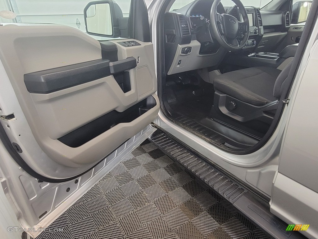 2018 F150 XL SuperCrew 4x4 - Ingot Silver / Earth Gray photo #10